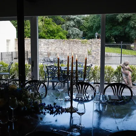 Boyne House * Слейн